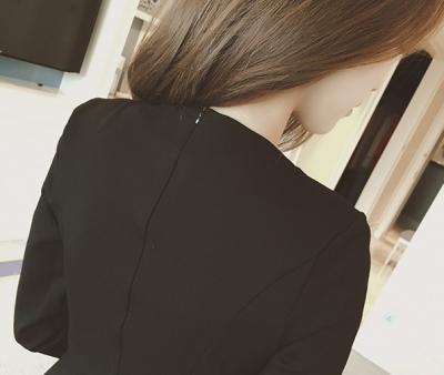 фото 2 Приталенное платье с длинными рукавами