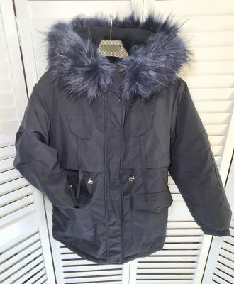 фото 9 Стёганый пуховик с большим меховым воротником