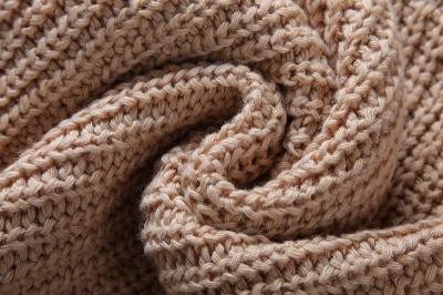 фото 10 Пуловер с открытыми плечами